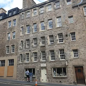 Canongate - Spacious And Historic 2 Bed Flat On Royal Mile Apartment