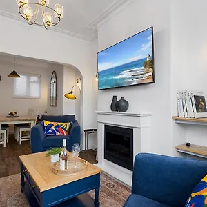 Maple House - Park View Sleeps 7 Holiday home Exeter