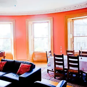 Epicurean Clerk Apartment