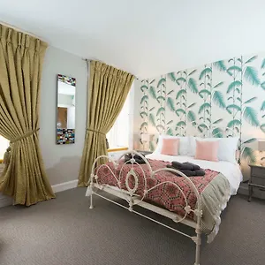 Boutique City Centre 1 Bed Apartment